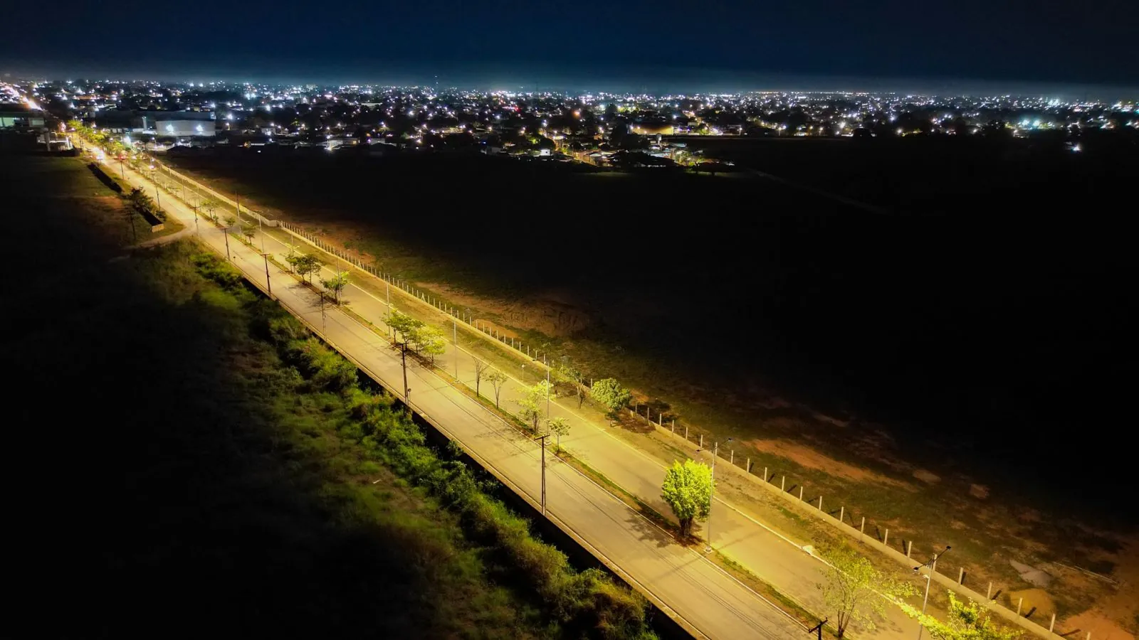 REDE ELÉTRICA ENTERRADA - Porto Velho inaugura obra histórica de iluminação pública na Avenida Guaporé 
